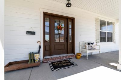 Spacious Concrete Porch!